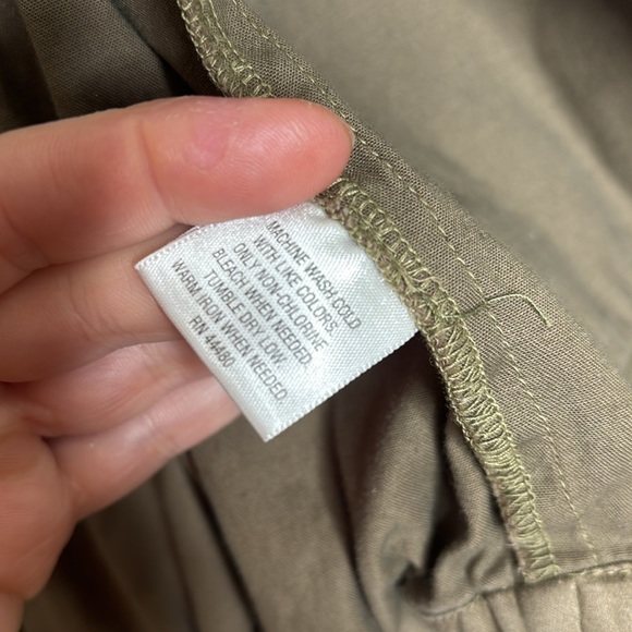 BAR lll | Green Sleeveless Cargo Vest | Military Style Top | Outdoors Activity - Picture 11 of 12